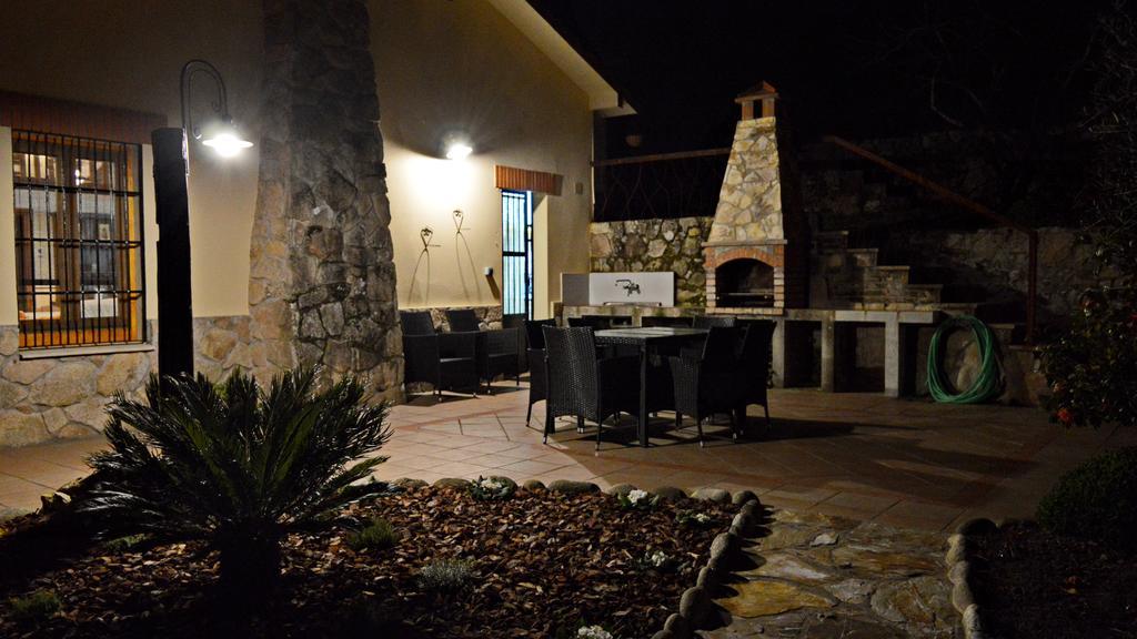 Casa Valeriana Villa Navaconcejo Exterior photo